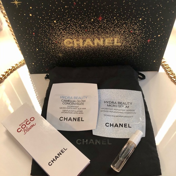 Chanel 2021 Black tweed pouch with god intertwined with Chanel samples and Sack. - Picture 2 of 5